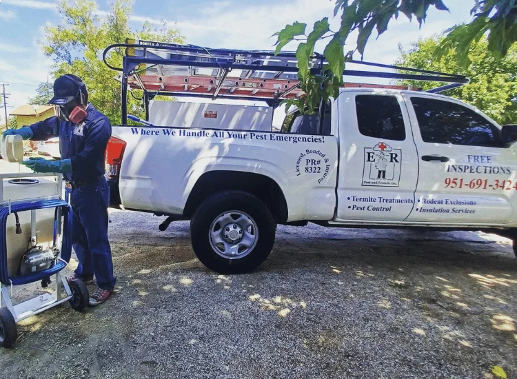 Pest control pro Ricardo Duran with ER Pest and Termite in San Bernardino, CA